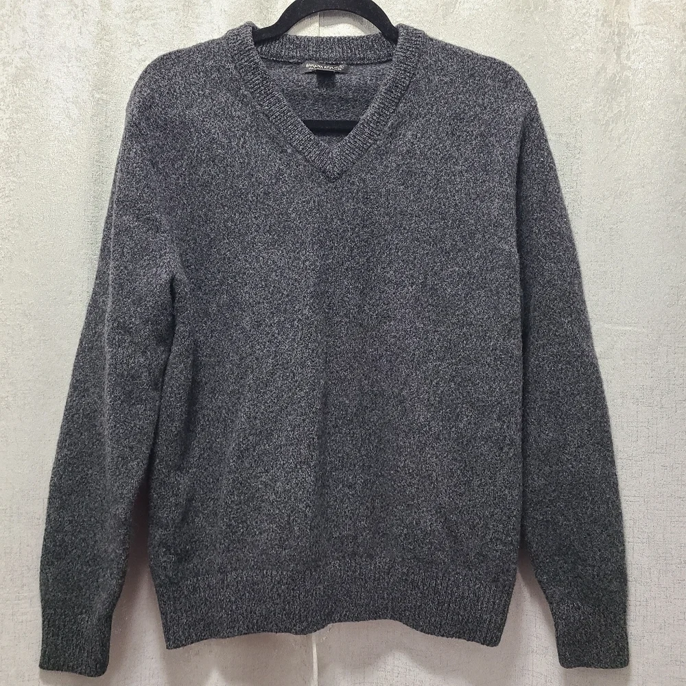 Banana Republic Extra Fine‎ Merino Wool Charcoal V-Neck Sweater L